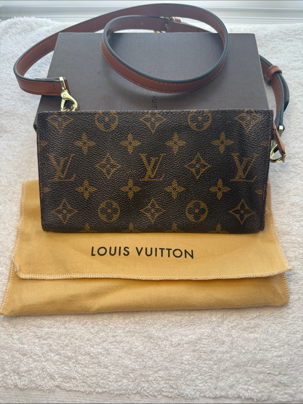 Authentic Louis Vuitton Monogram Bucket GM Pochette with crossbody strap